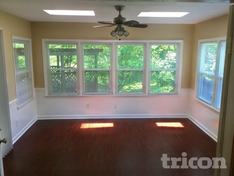 Building Photo - 7111 Amarillo Dr