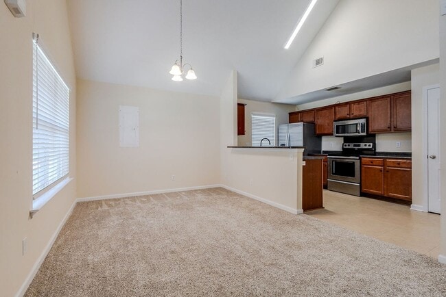 Building Photo - Unique 4BR Home with Private Upstairs Suite & Kitchenette in Georgetown