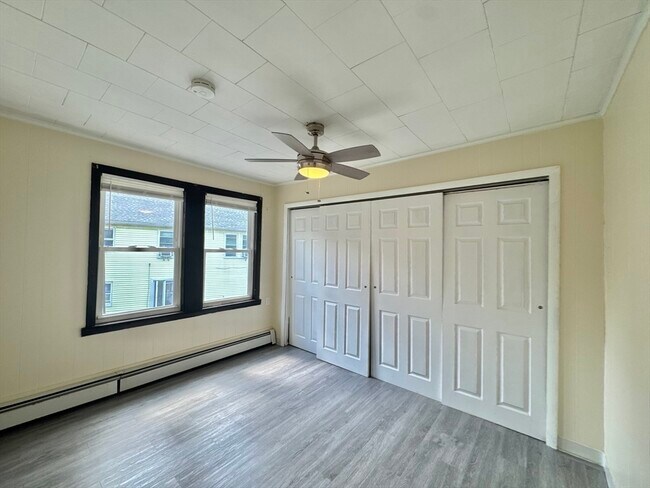 Building Photo - 47 Estes St