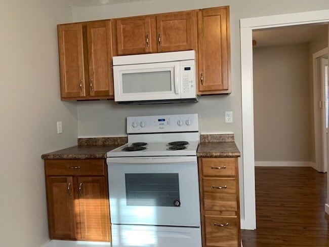 Building Photo - 1 BEDROOM 1 BATH HOUSE