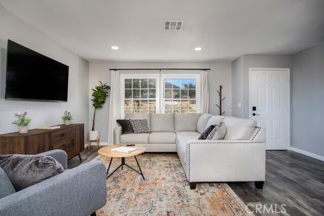 Building Photo - 60206 Latham Trail