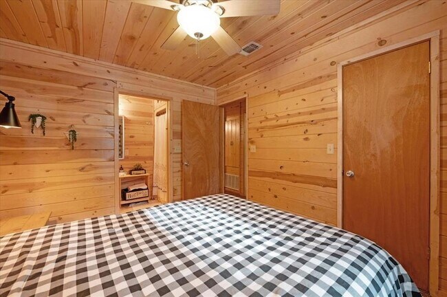 Building Photo - 206 Orca Rd