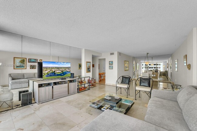 Building Photo - 177 Ocean Ln Dr