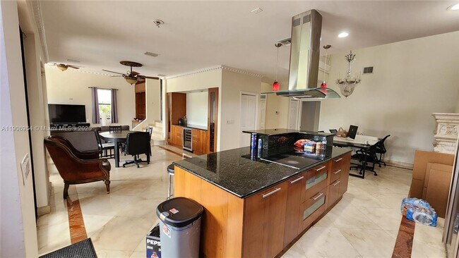 Building Photo - 718 Deer Creek Via Verona