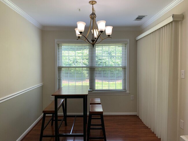 Building Photo - 800 Amber Tree Ct