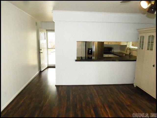 Building Photo - 101 White Oak Ln