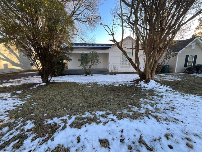 Bright, newly painted 2 Bed, 2 Bath Home ... - Bright, newly painted  2 Bed, 2 Bath Home ...