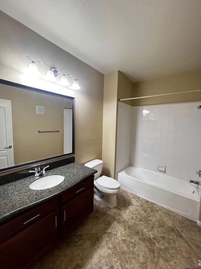 Building Photo - 3 Bedroom Condo - Gated - Summerlin - Detached Garage- New Carpet