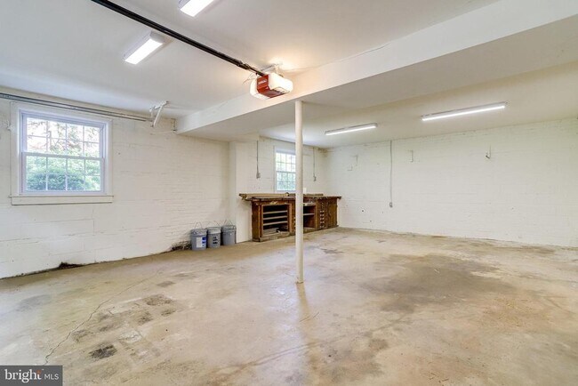 Building Photo - 3936 N Upland St