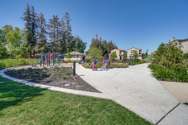 Building Photo - Gorgeous Santa Clara Home with Pool, EV Ho...