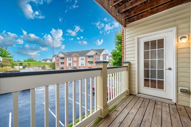 Building Photo - 2501 Hemingway Dr