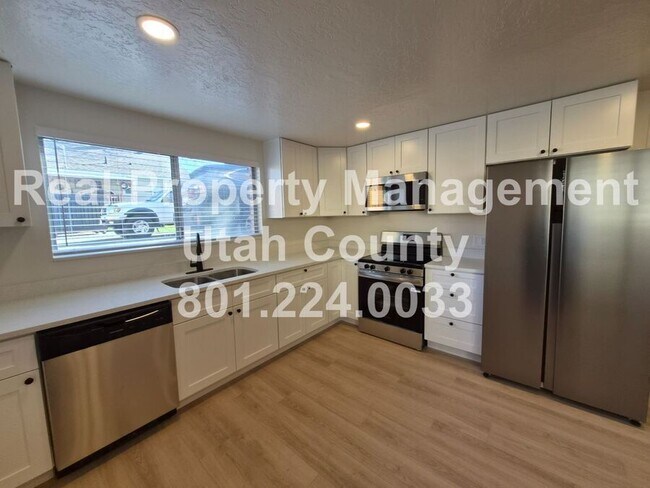 Building Photo - 1146 W 100 N
