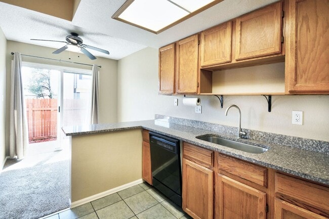 Building Photo - 2 Bed 3 Bath Townhome Minutes From Peterson Air Force Base!!!