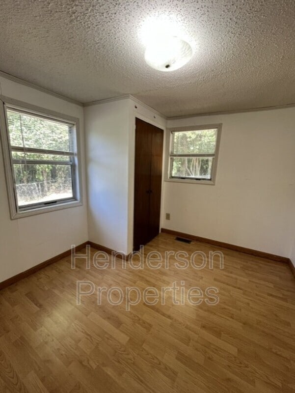 Building Photo - 529 Barringer Chapel Rd