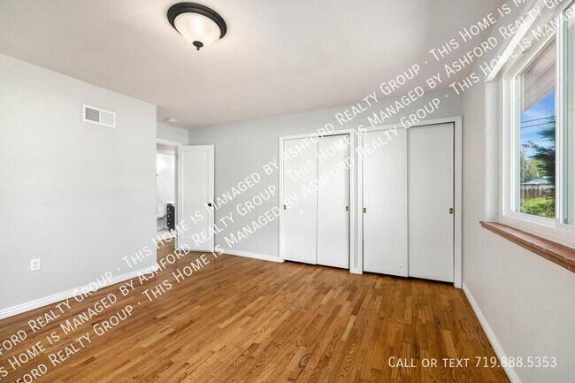 Building Photo - 1406 N Foote Ave