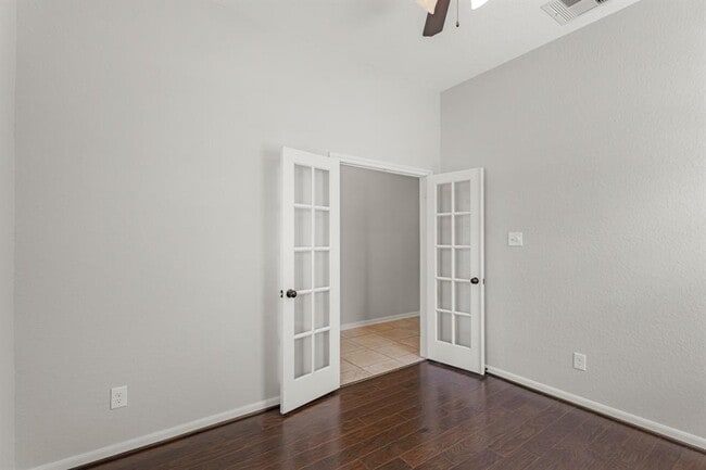 Building Photo - 13026 Davenport Hills Ln