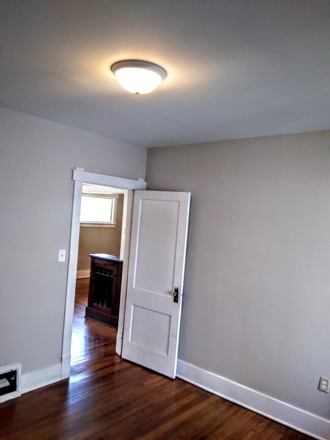Building Photo - 426 Hendricks St