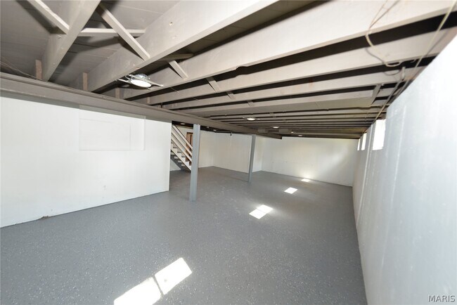 Building Photo - 1005 Hawthorn Ave