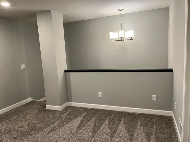 Building Photo - Stunning End Unit 3bed 3bath Townhome in W...
