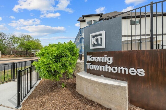 Building Photo - 200 W 56th St