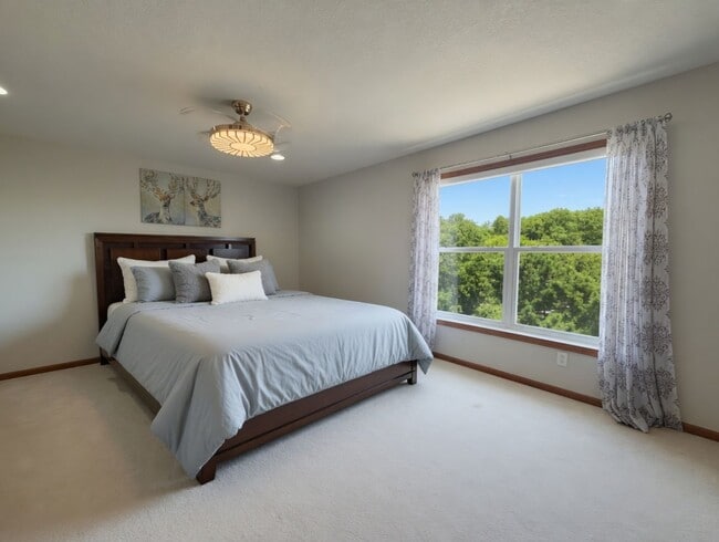 Building Photo - Rare executive rental in chanhassen! 5 beds no upgrade left behind!!!