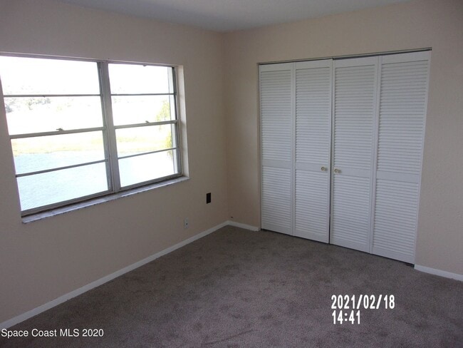 Building Photo - 2170 Knox McRae Dr