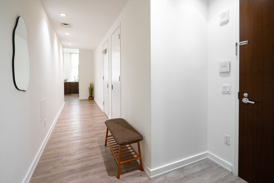 Building Photo - 140 Fulton St