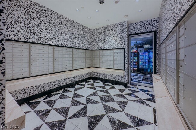 Building Photo - 4471 Dean Martin Dr