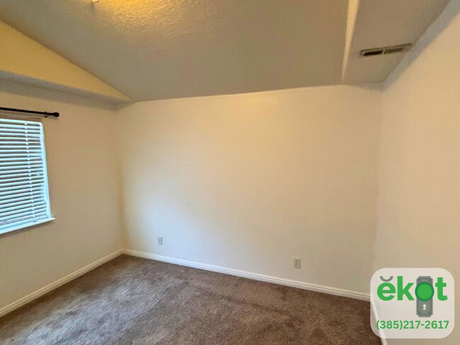 Building Photo - 8176 N Cedar Springs Rd