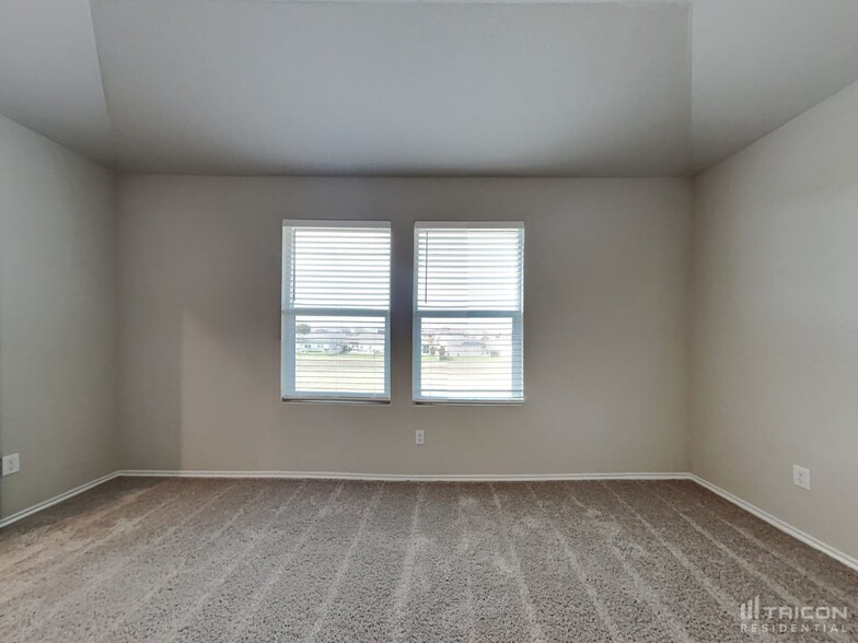 Building Photo - 5232 Saddle Clb Dr