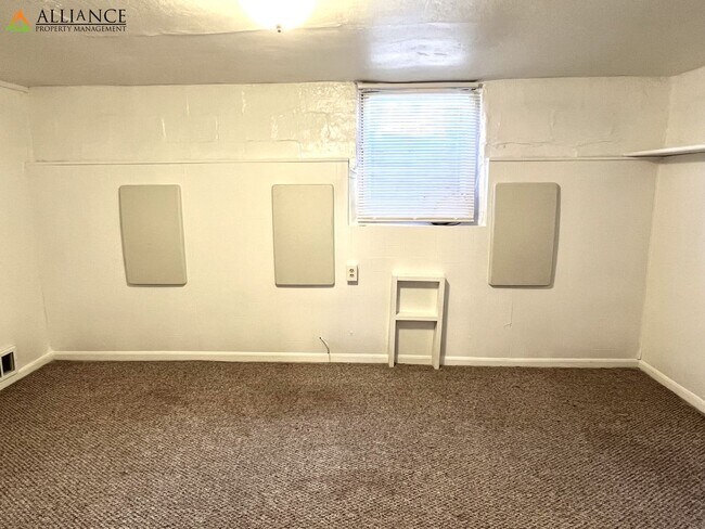 Building Photo - 800 Osage St