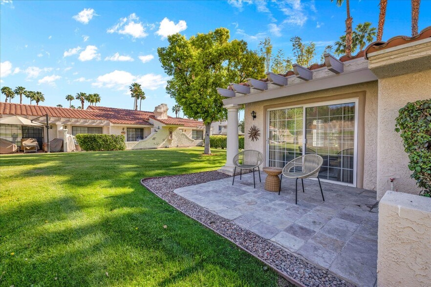 Building Photo - 2701 E Mesquite Ave