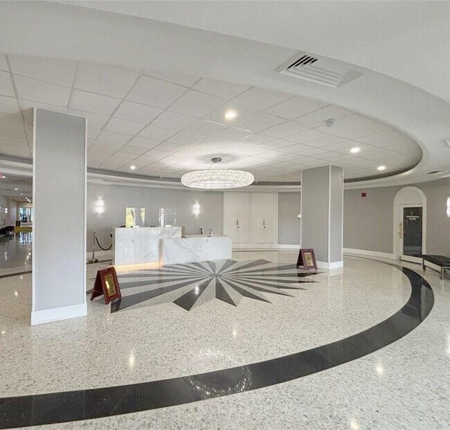 Building Photo - 3140 S Ocean Dr