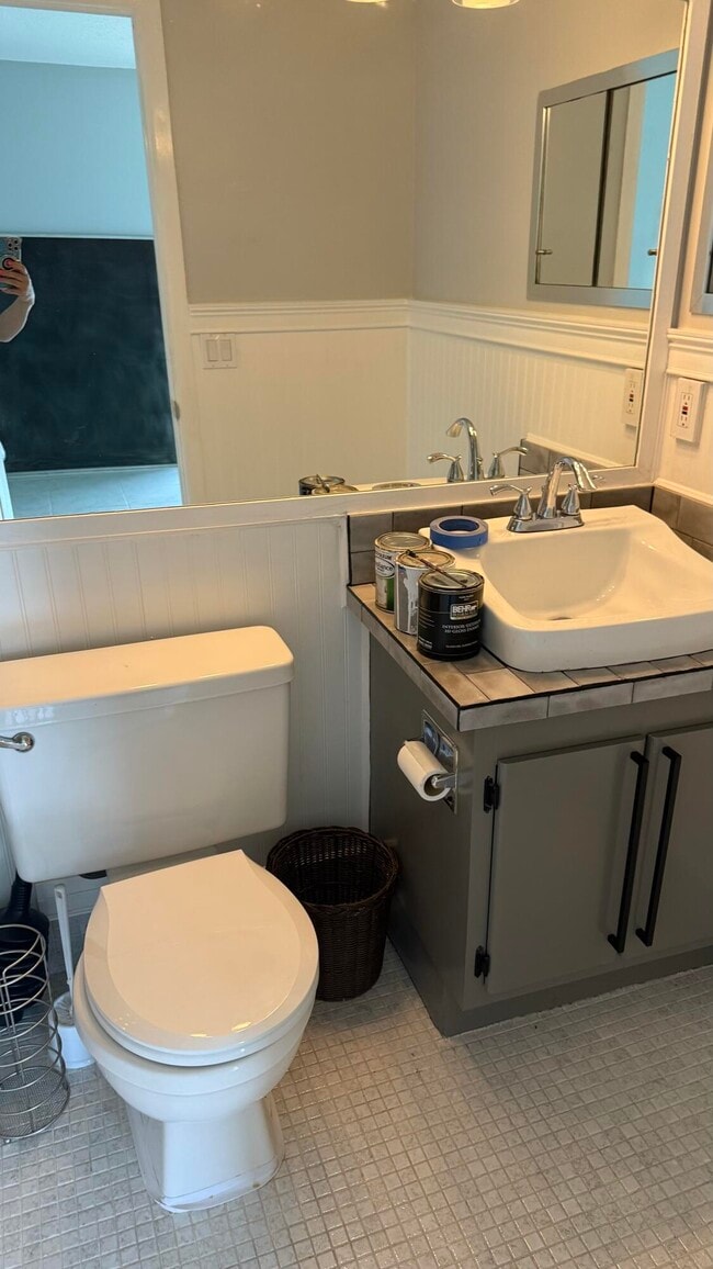 Building Photo - 52 Newport Ct