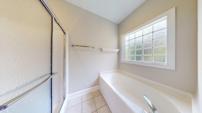 Building Photo - One Level 4 Bedroom Brick Home on N. Colle...