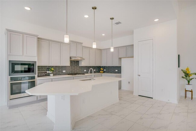 Building Photo - 498 Gamble Dr