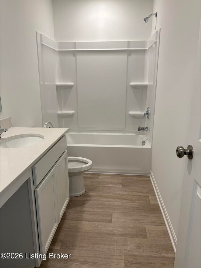 Building Photo - 2015 Lyndon Green Cir