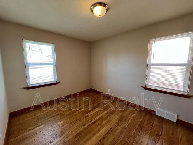 Building Photo - 1509 Collins Ave