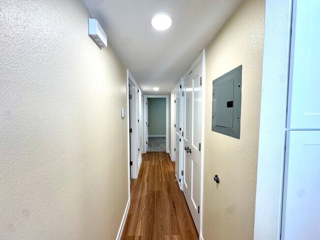 Building Photo - Beautifully Updated 3 Bedroom, 2 Bath with Private Yard