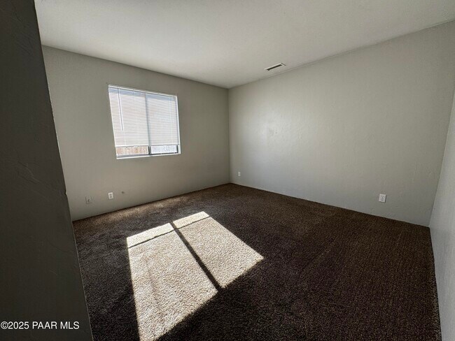 Building Photo - 3260 N Greg Dr