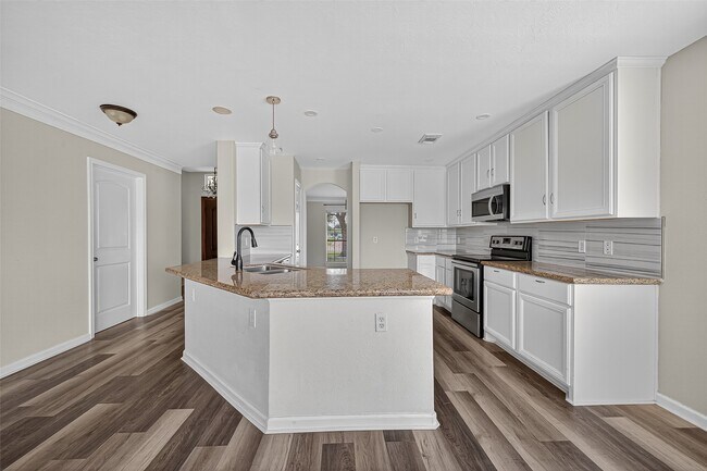 Building Photo - 7242 Autumn Bluff Ln