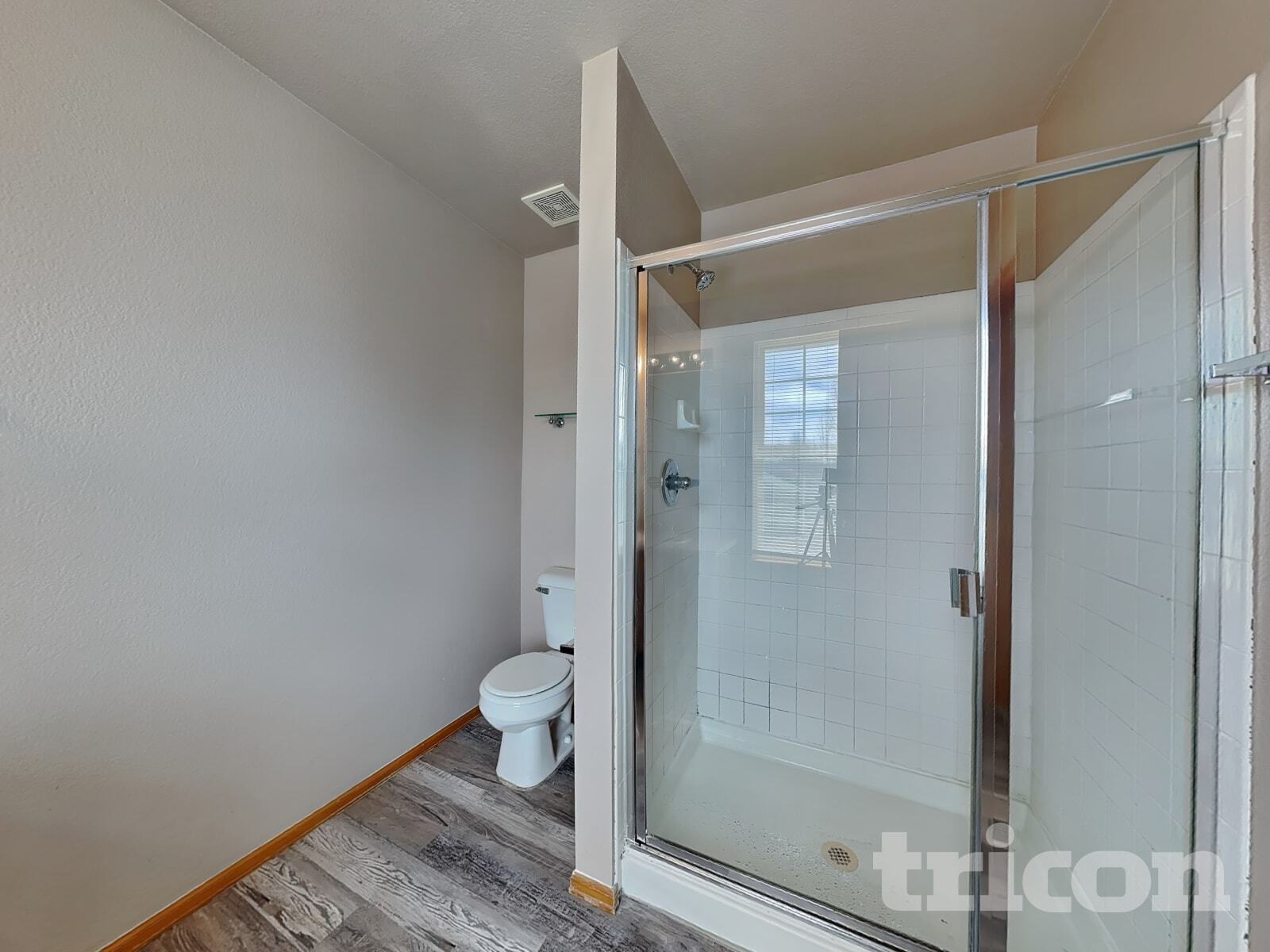 Building Photo - 5525 E 130th Dr