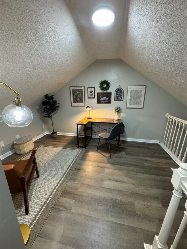 Building Photo - 913 Bagwell Dr