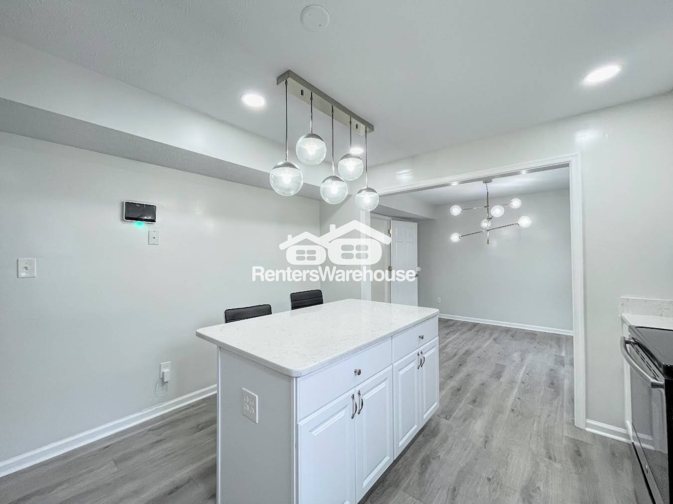 Building Photo - 835 Deer Path Trail