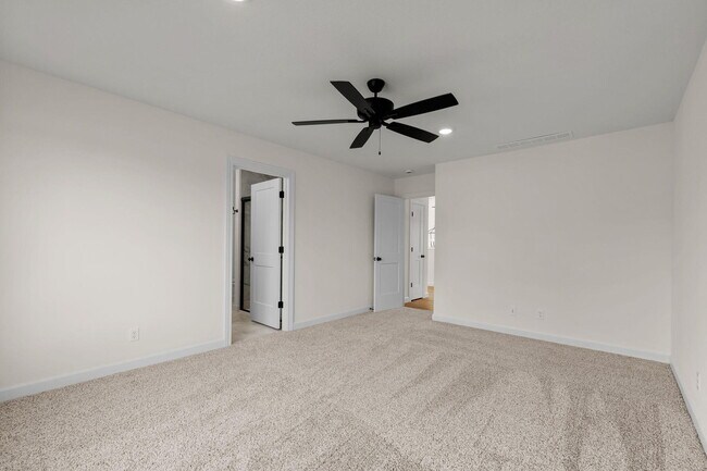 Building Photo - 5663 Ralph Dobbs Way