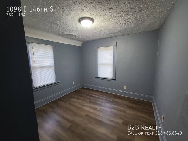 Building Photo - 1098 E 146th St