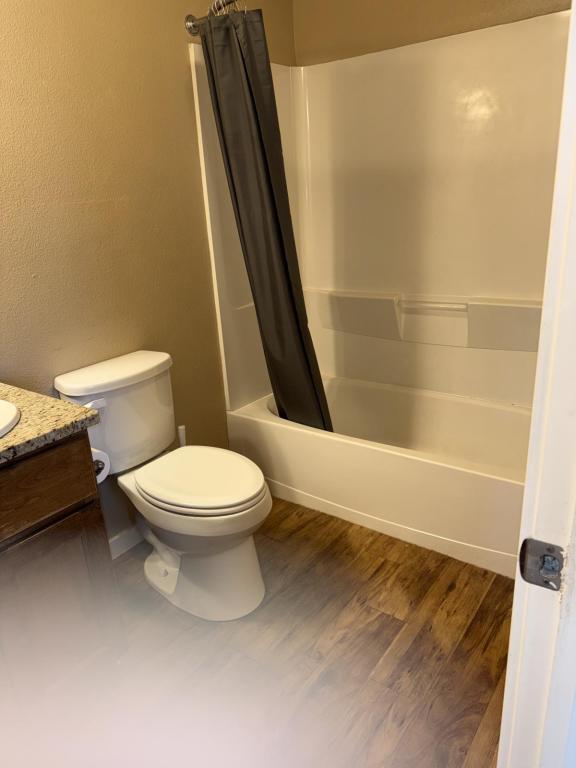 Building Photo - 140 E 1st St