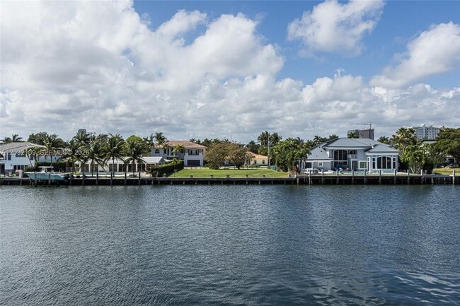 Building Photo - 2017 S Ocean Dr