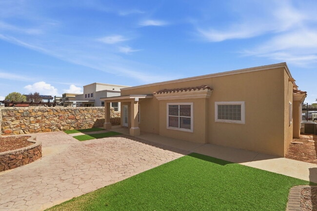 Building Photo - 4 Bed 2 Bath home in 79928