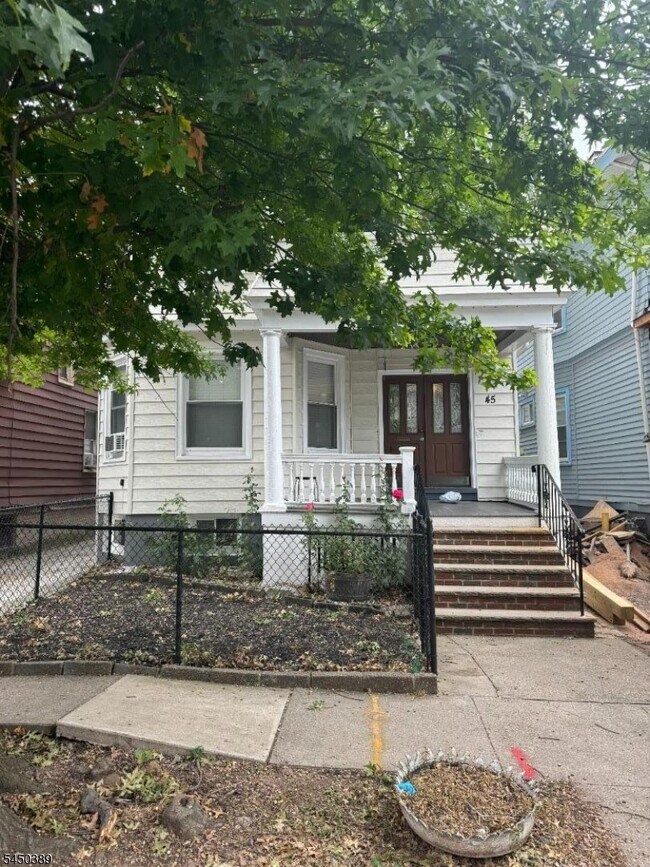 Building Photo - 45 N 17th St